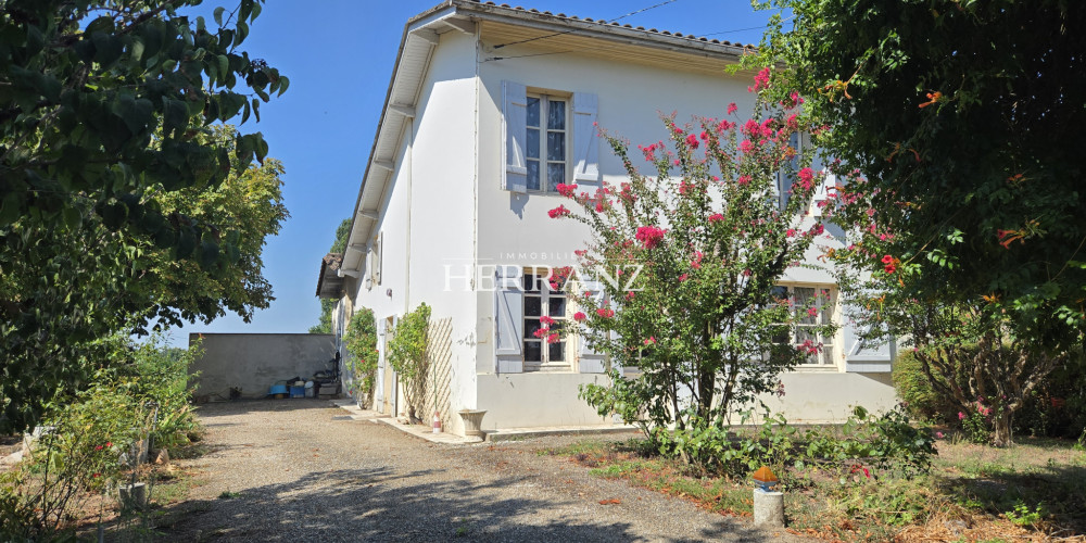 maison à MOULIETS ET VILLEMARTIN (33350)
